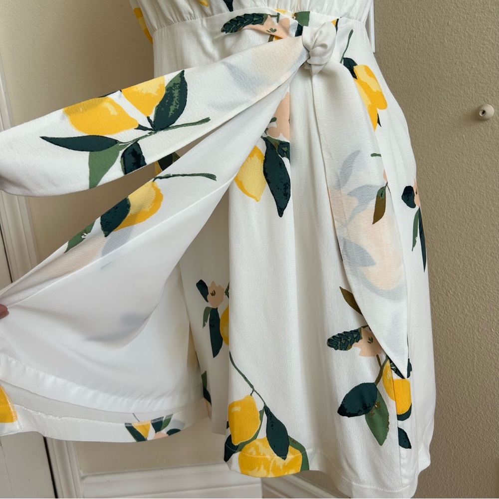 Rails NWT Trista Mini Dress Small NWT Lemon Grove Wrap Mini White Yellow Lemons - Picture 9 of 9